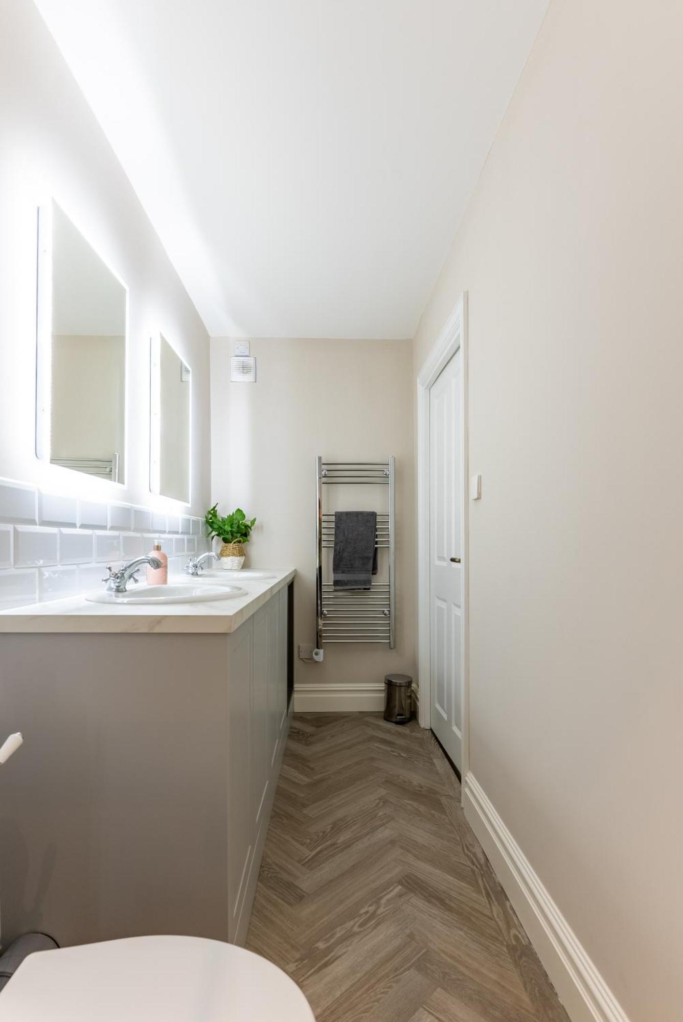 Brand New Riverside Apartment ไครสต์เชิร์ช ภายนอก รูปภาพ
